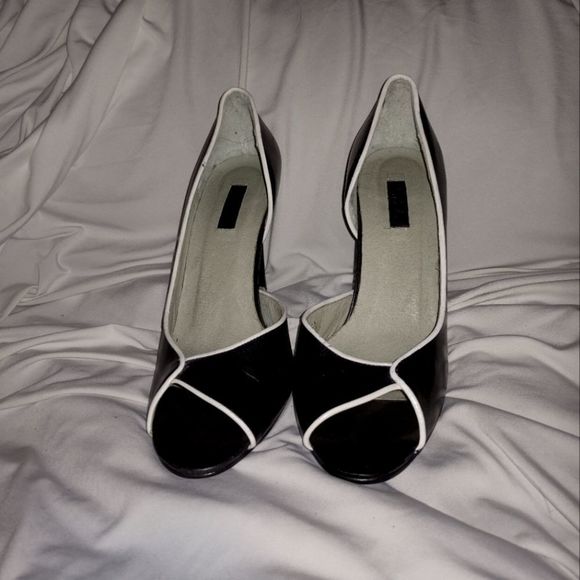 N. Y. L. A. • Leslie Peep Toe Heels - Picture 3 of 9